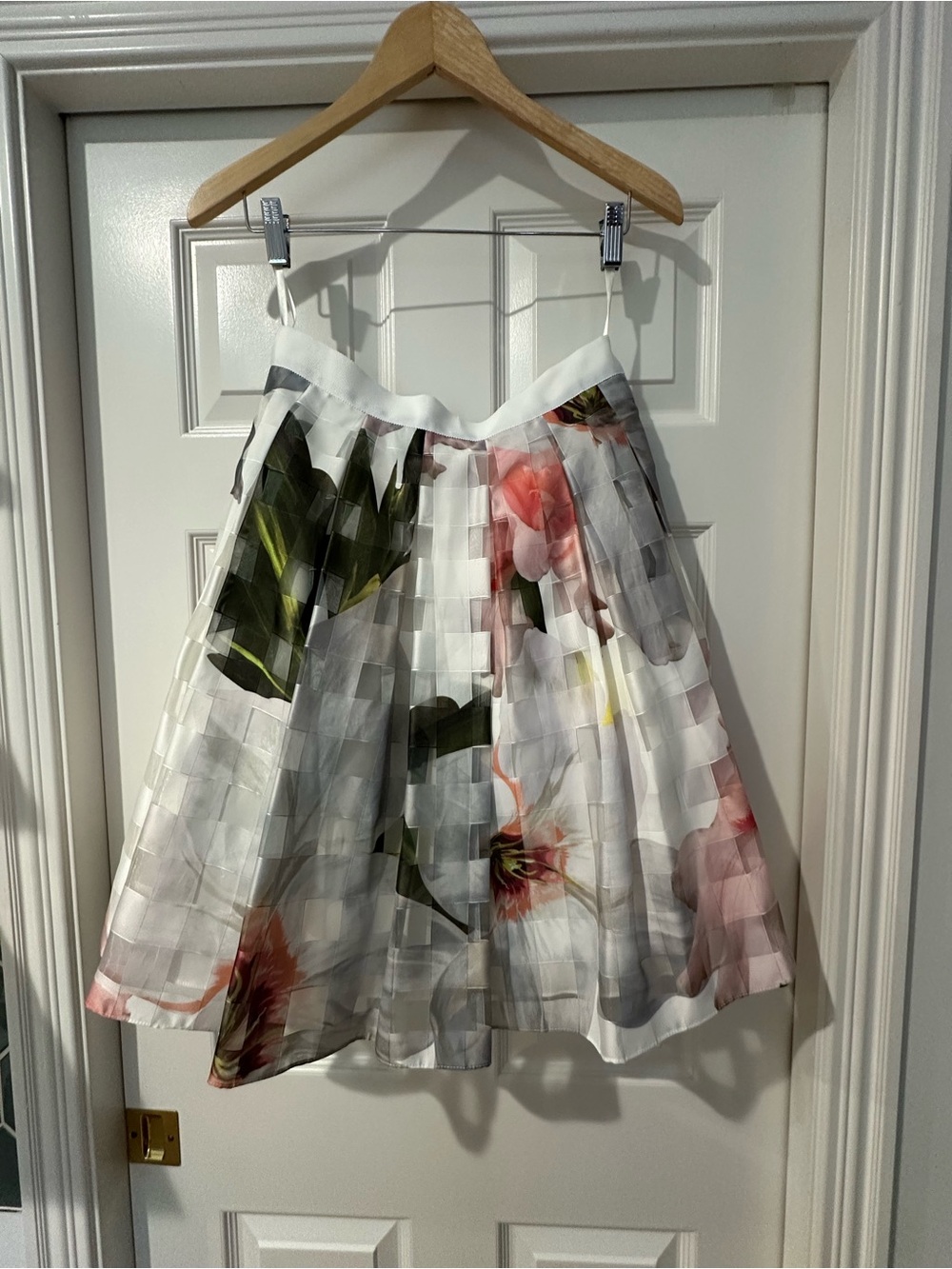 Ted Baker White Circle Skirt Pink & Green Floral Print w/ Pink A & O blouse.